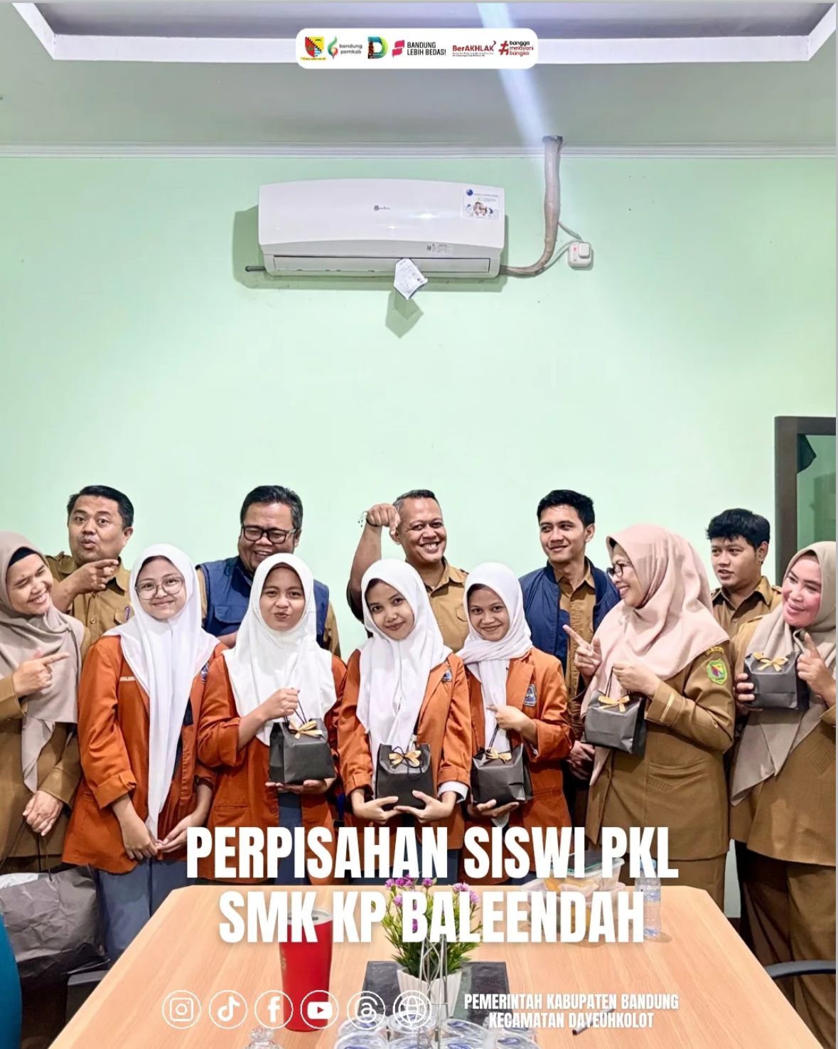 perpisahan-siswi-pkl-smk-kp-baleendah